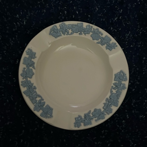 Vintage Wedgwood ashtray 6” - Picture 1 of 3